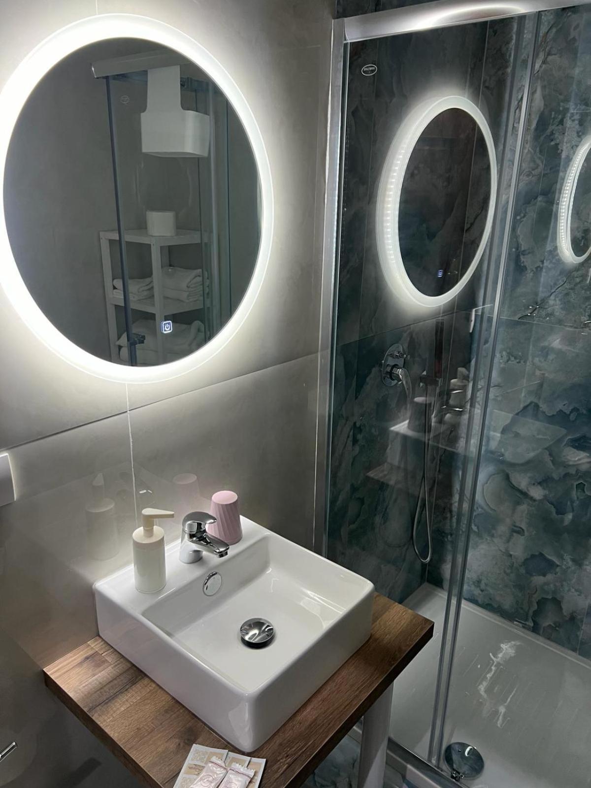 B&B Terronia Napoli Bagian luar foto