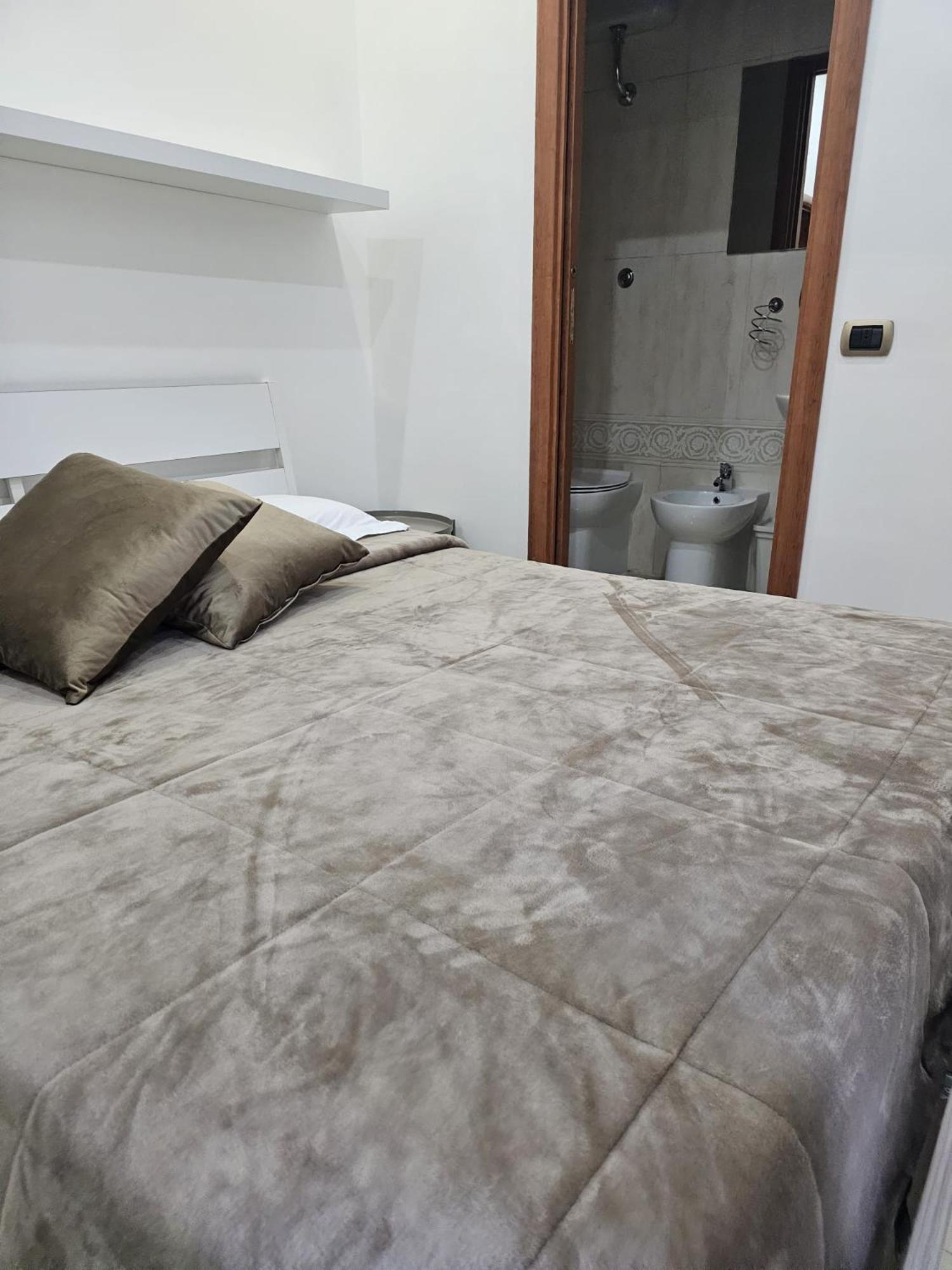 B&B Terronia Napoli Bagian luar foto
