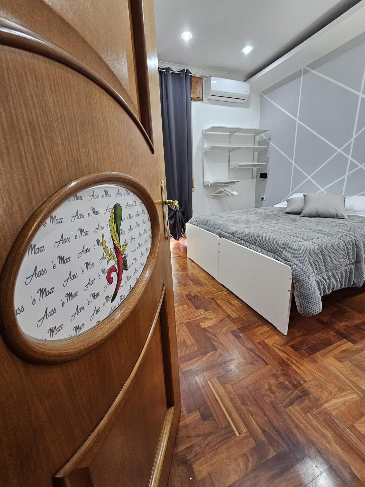 B&B Terronia Napoli Bagian luar foto