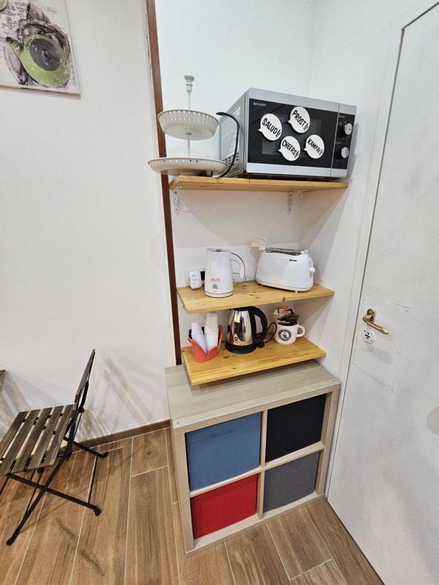 B&B Terronia Napoli Bagian luar foto