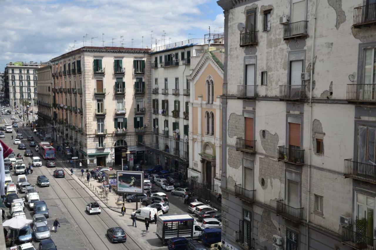 B&B Terronia Napoli Bagian luar foto