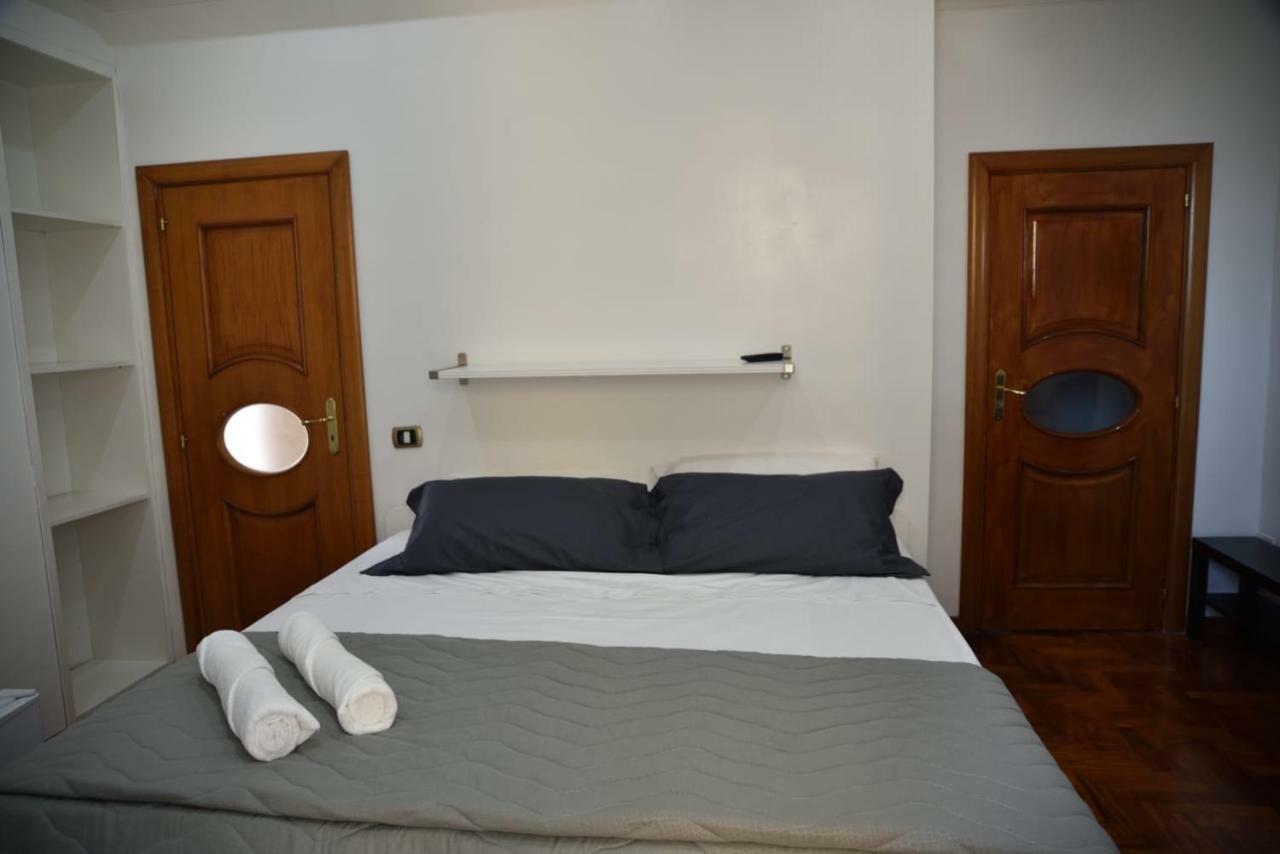 B&B Terronia Napoli Bagian luar foto
